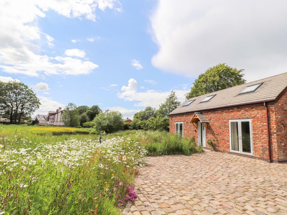 The Stables Villa Frodsham Exterior photo