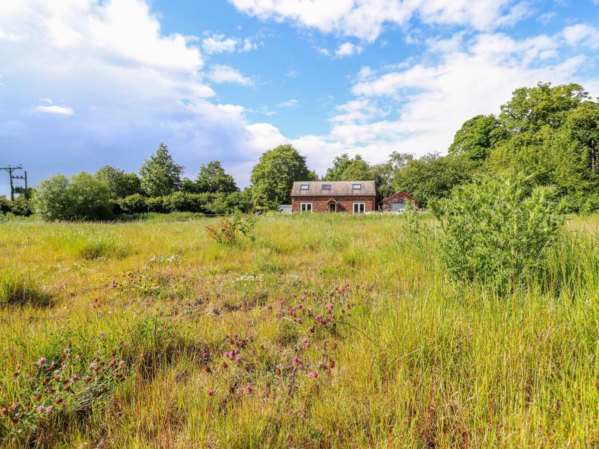 The Stables Villa Frodsham Exterior photo